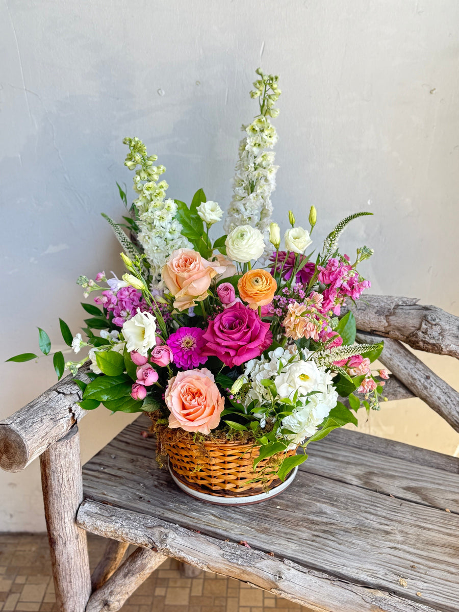 フラワー・ガーデニング   flower Basket Musical Teleflora's Lavender Meadow Basket Bouquet in Chicago IL - Soukal